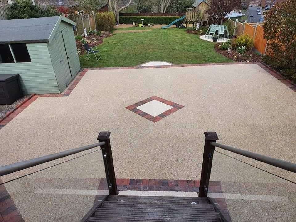 Tarmac Surfacing vs. Resin Bound Surfacing: A Complete Comparison for UK Properties